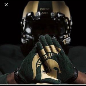 Meet your Posher, Troy